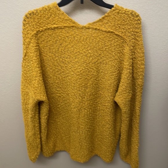 Sweater - Picture 2 of 3